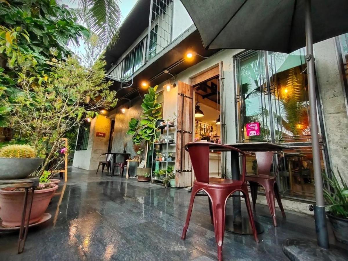 Gajib Hotel