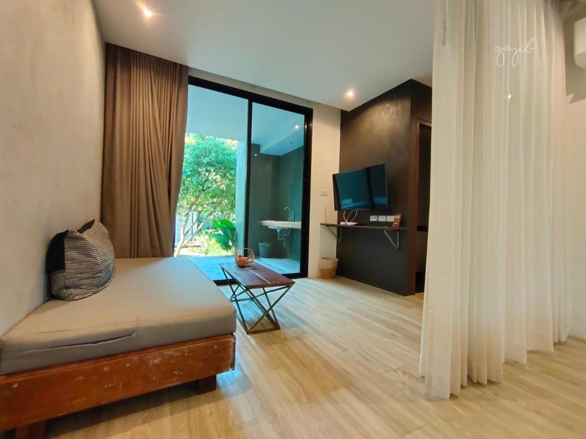Gajib Hotel